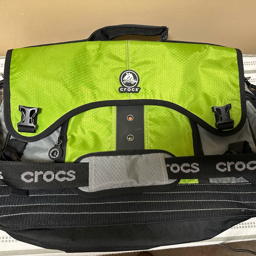 Crocs/ Green / Graffiti Print  Laptop￼ Crossbody Sling Bag